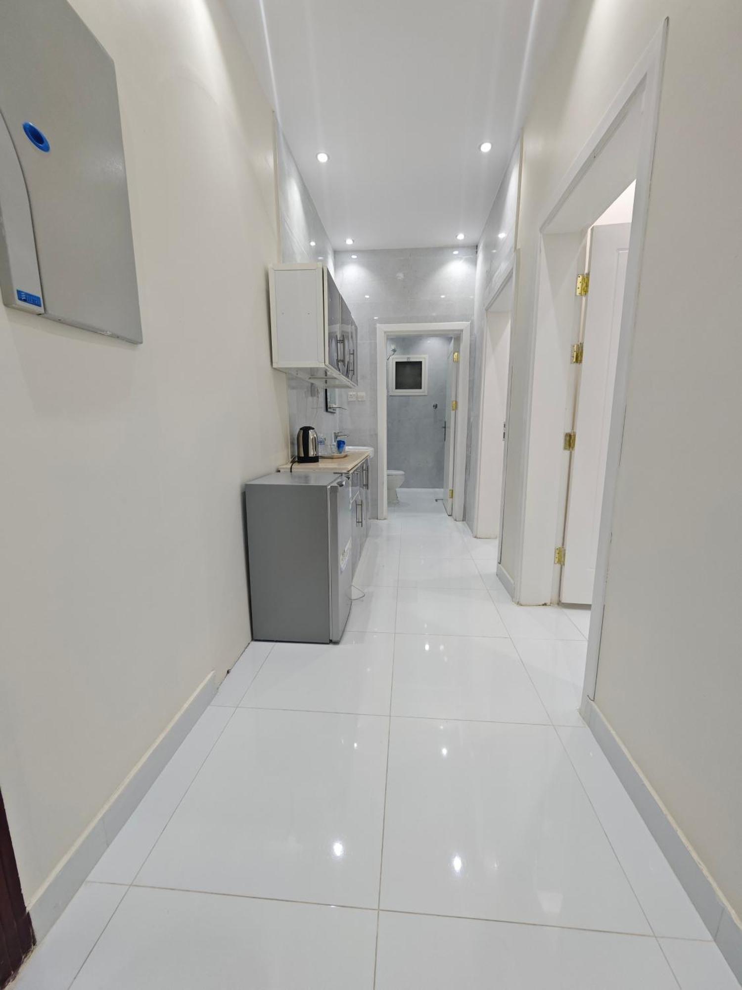 Yaqoot Al Madina Suites Al Awali Exteriör bild