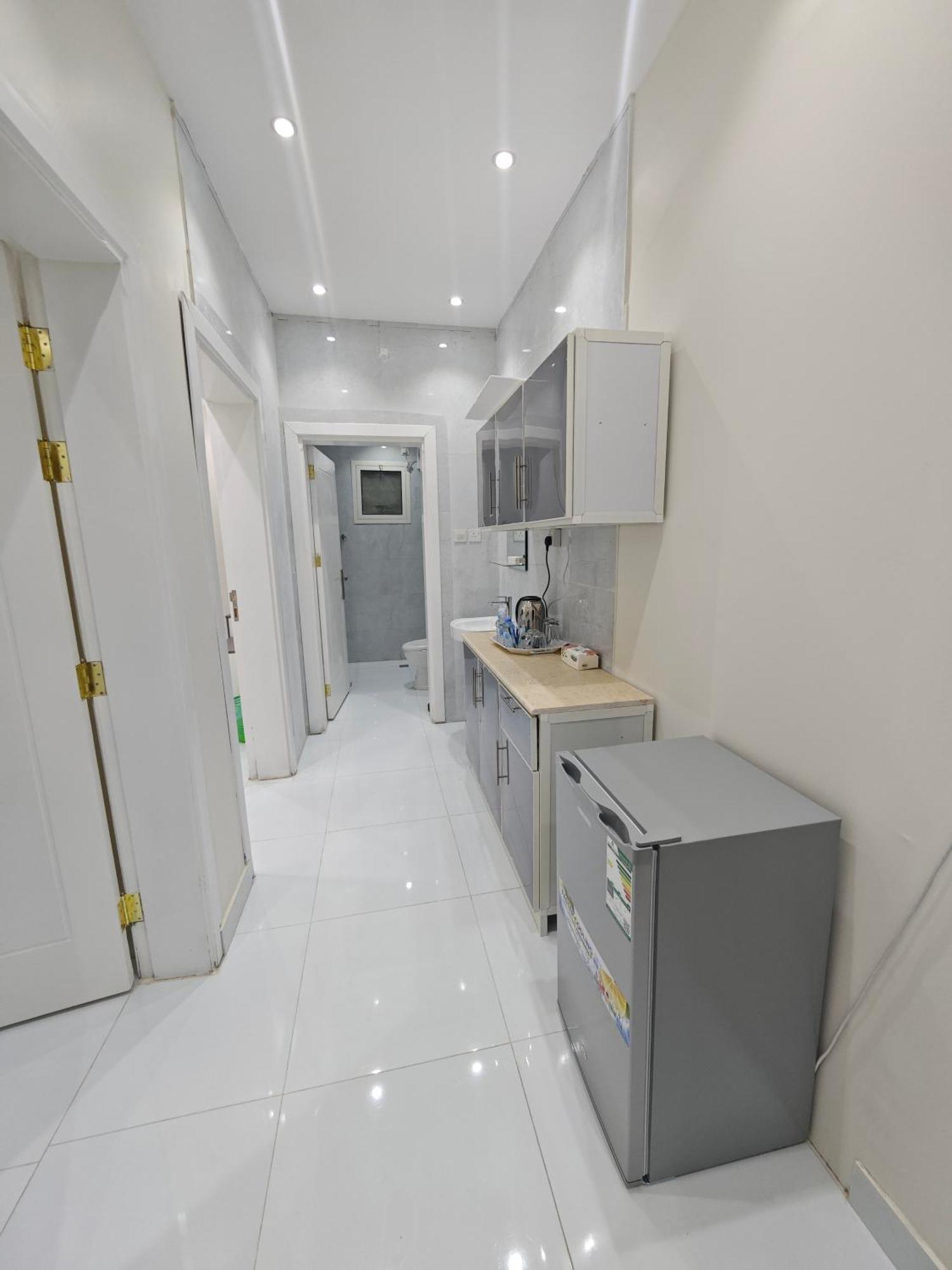 Yaqoot Al Madina Suites Al Awali Exteriör bild